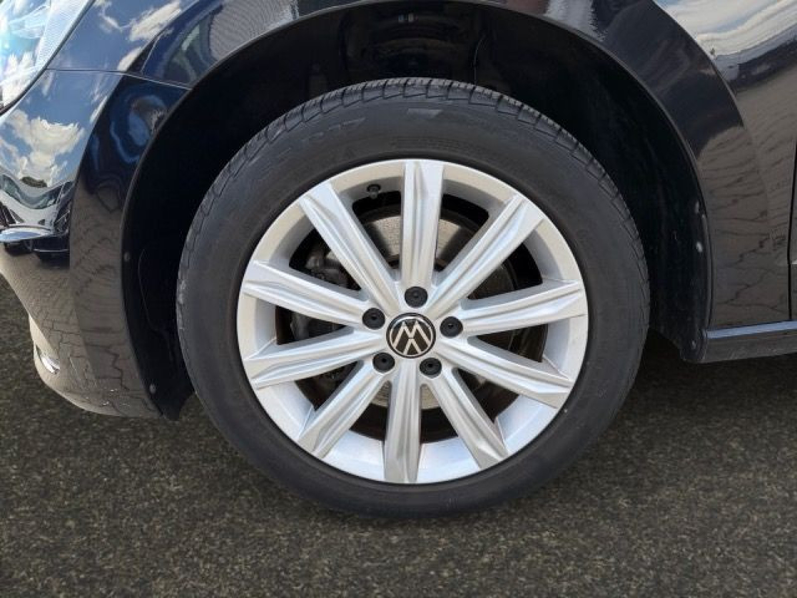 Volkswagen - Touran_14