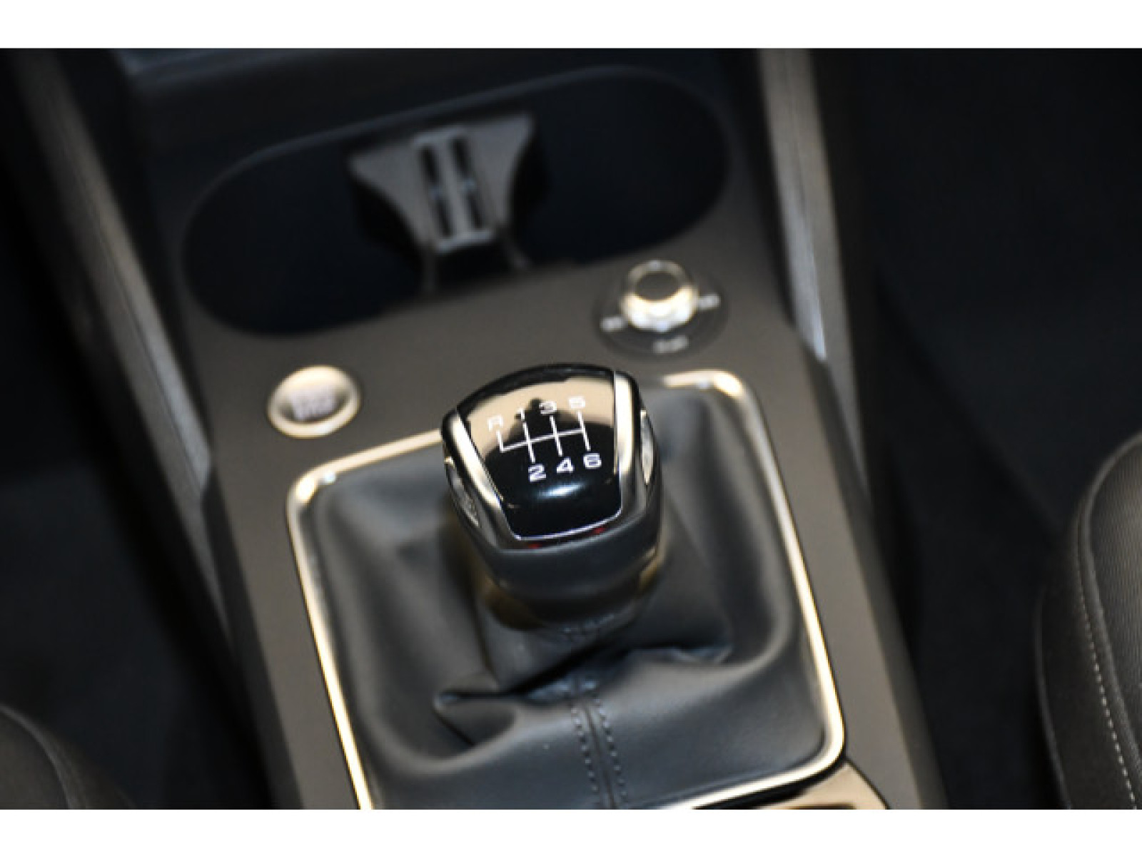 Audi - Q2_7