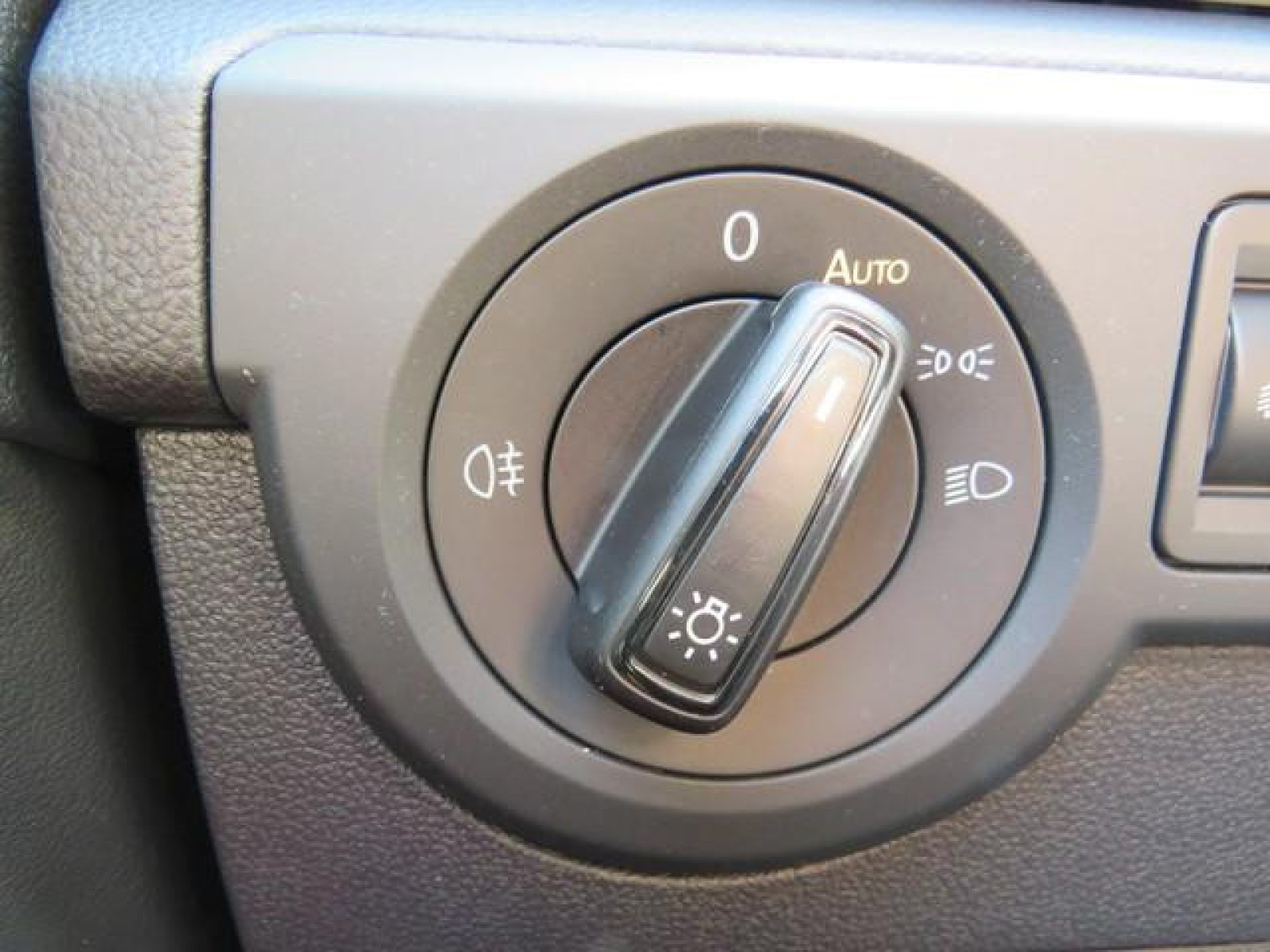 Volkswagen - T-Cross_17