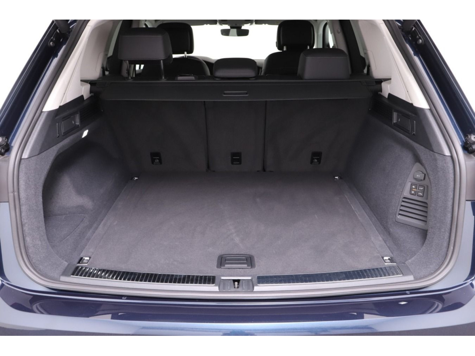 Volkswagen - Touareg_14