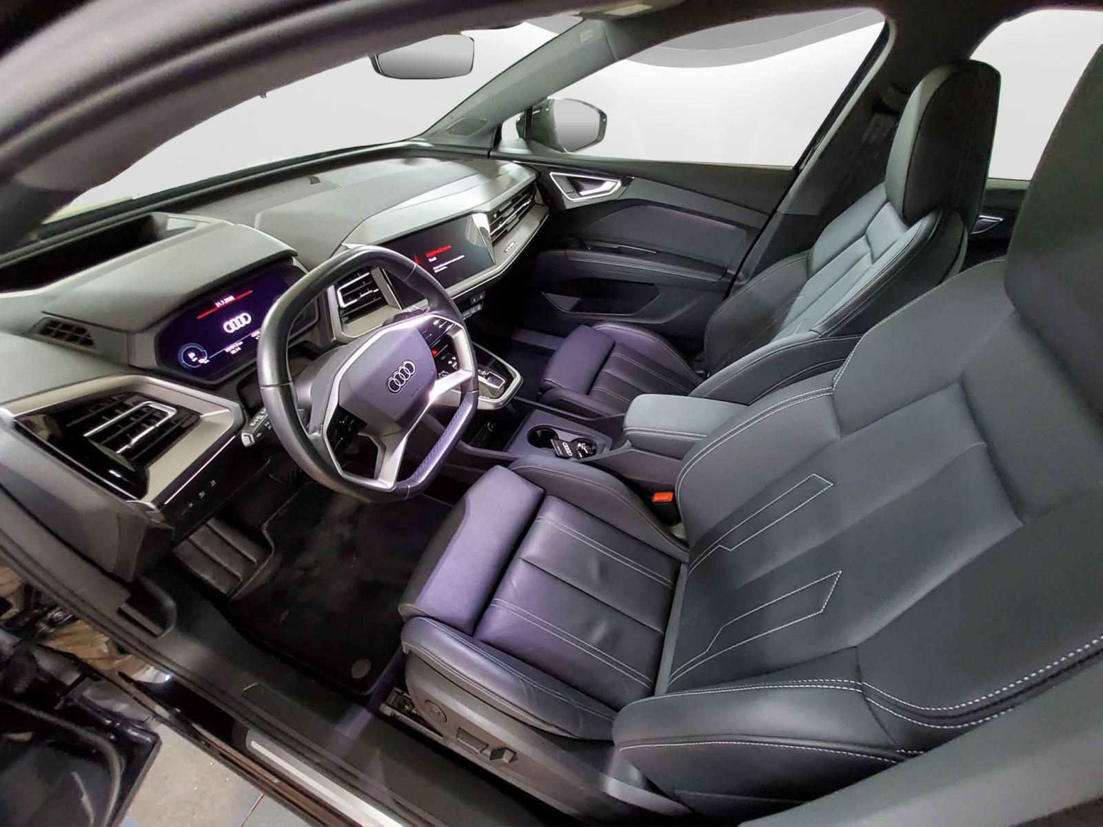 Audi - Q4 e-tron_4