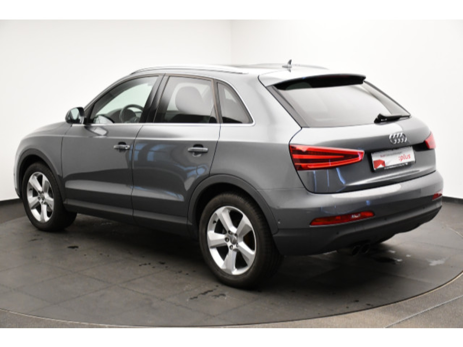 Audi - Q3_12