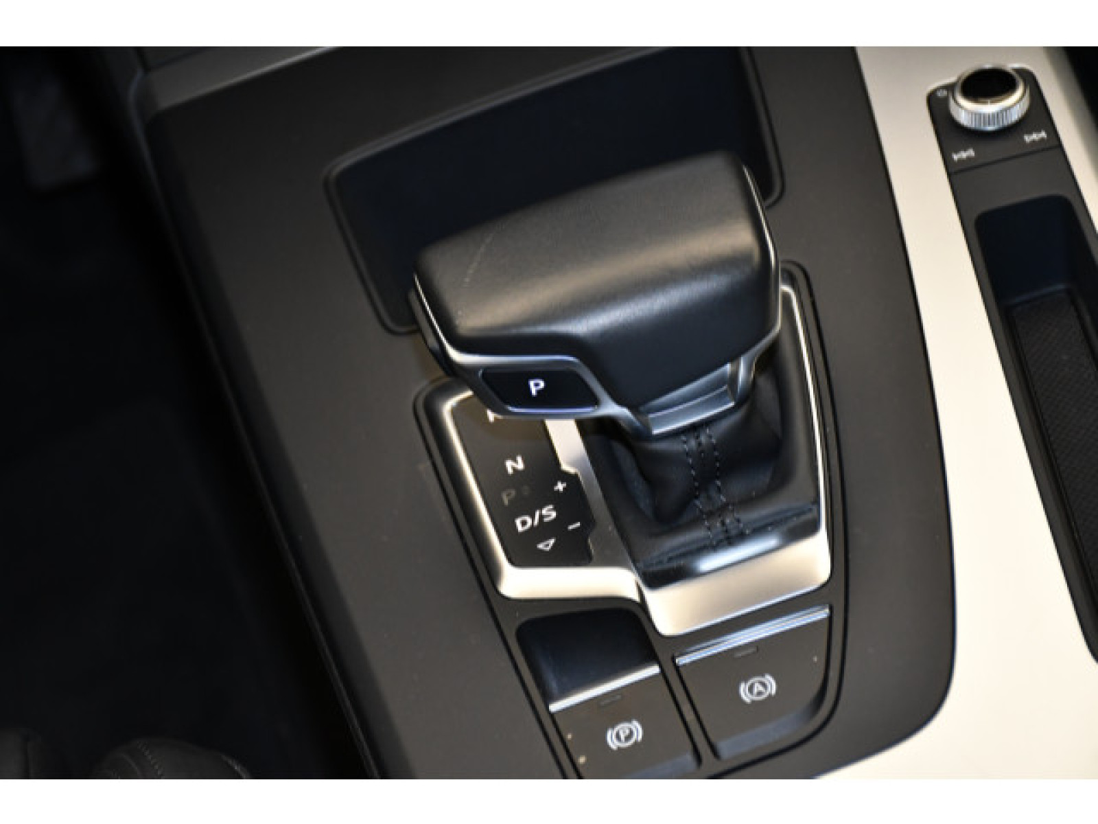 Audi - Q5_6