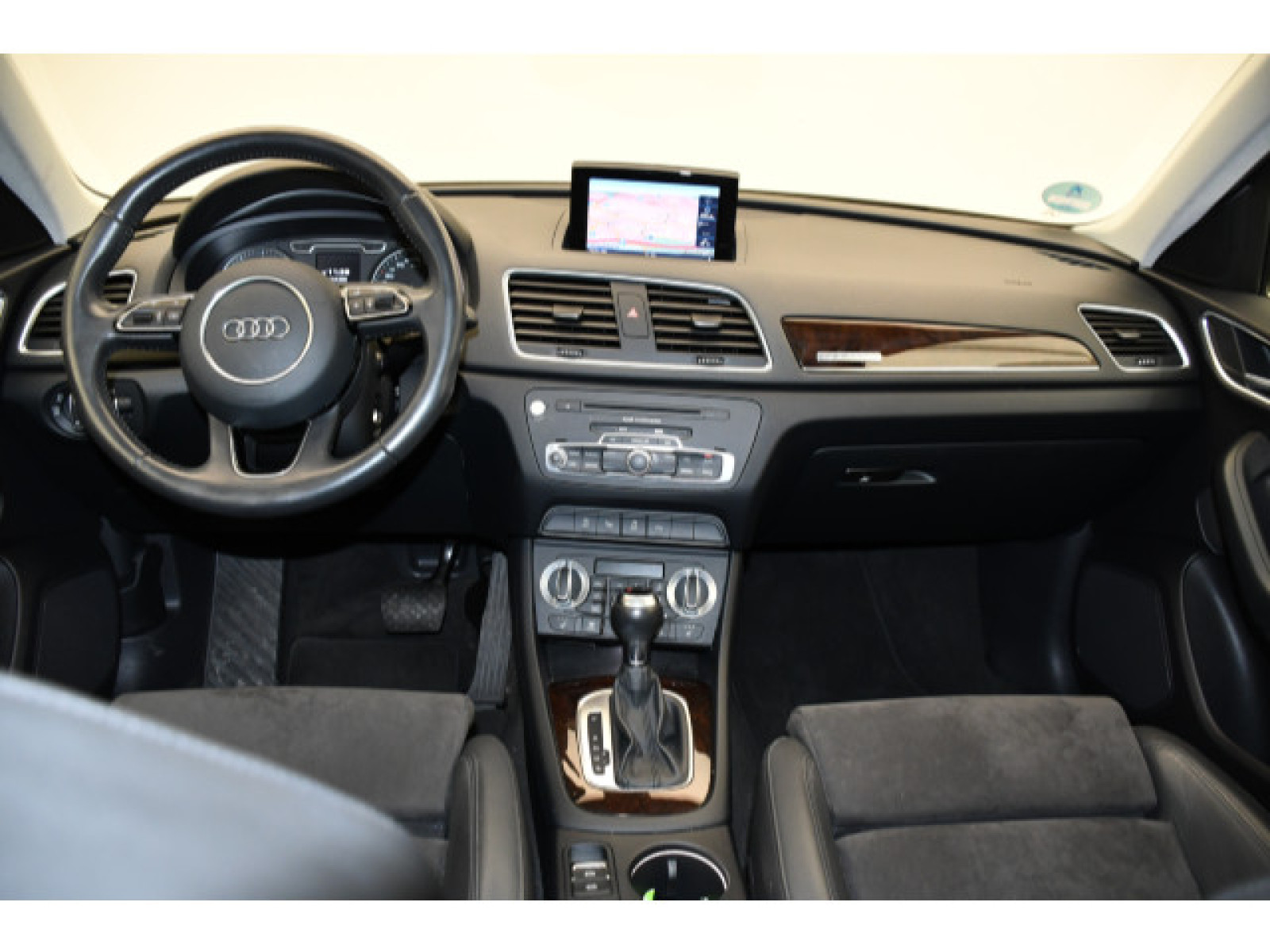 Audi - Q3_4