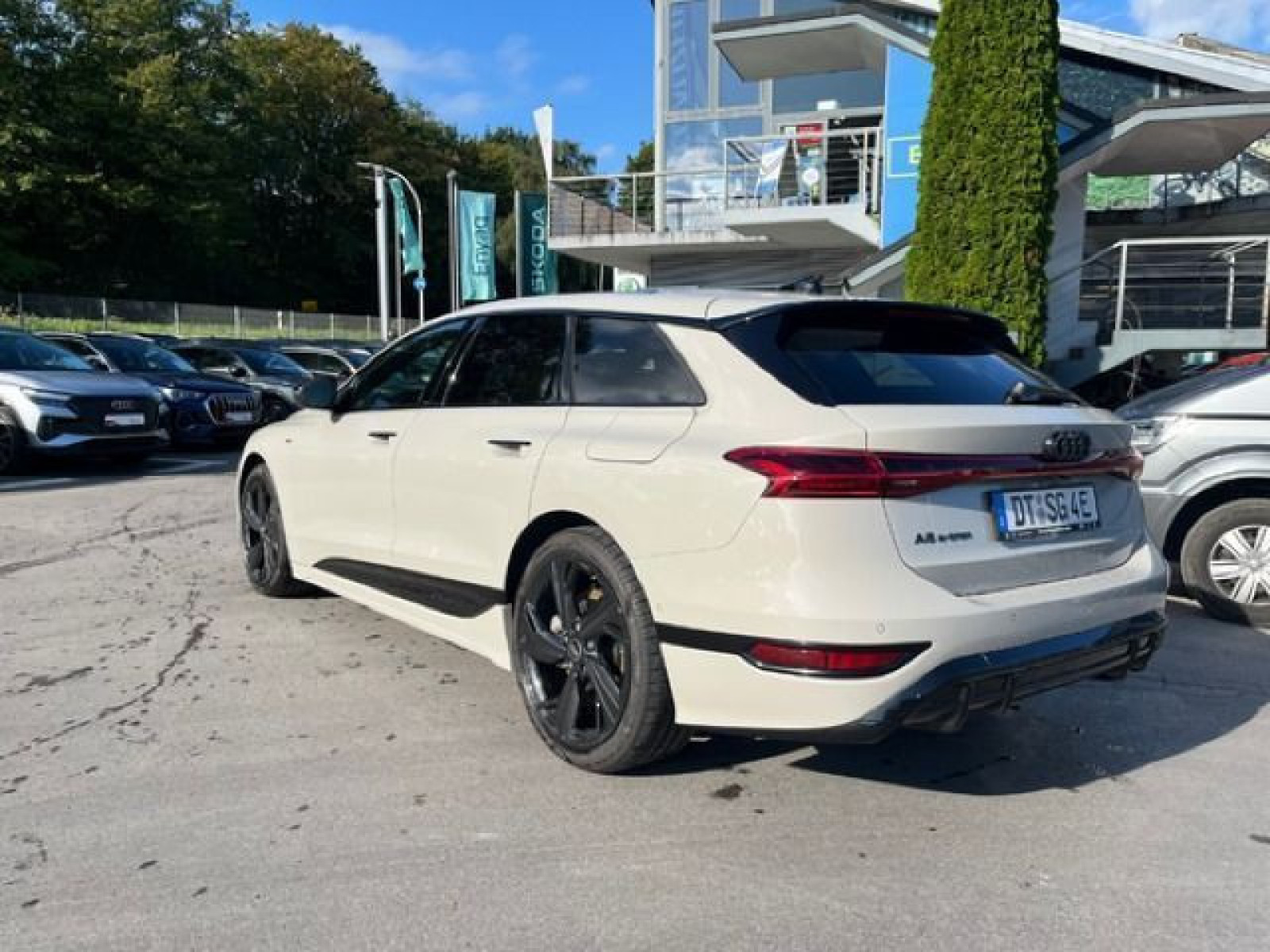 Audi - A6 Avant e-tron_4