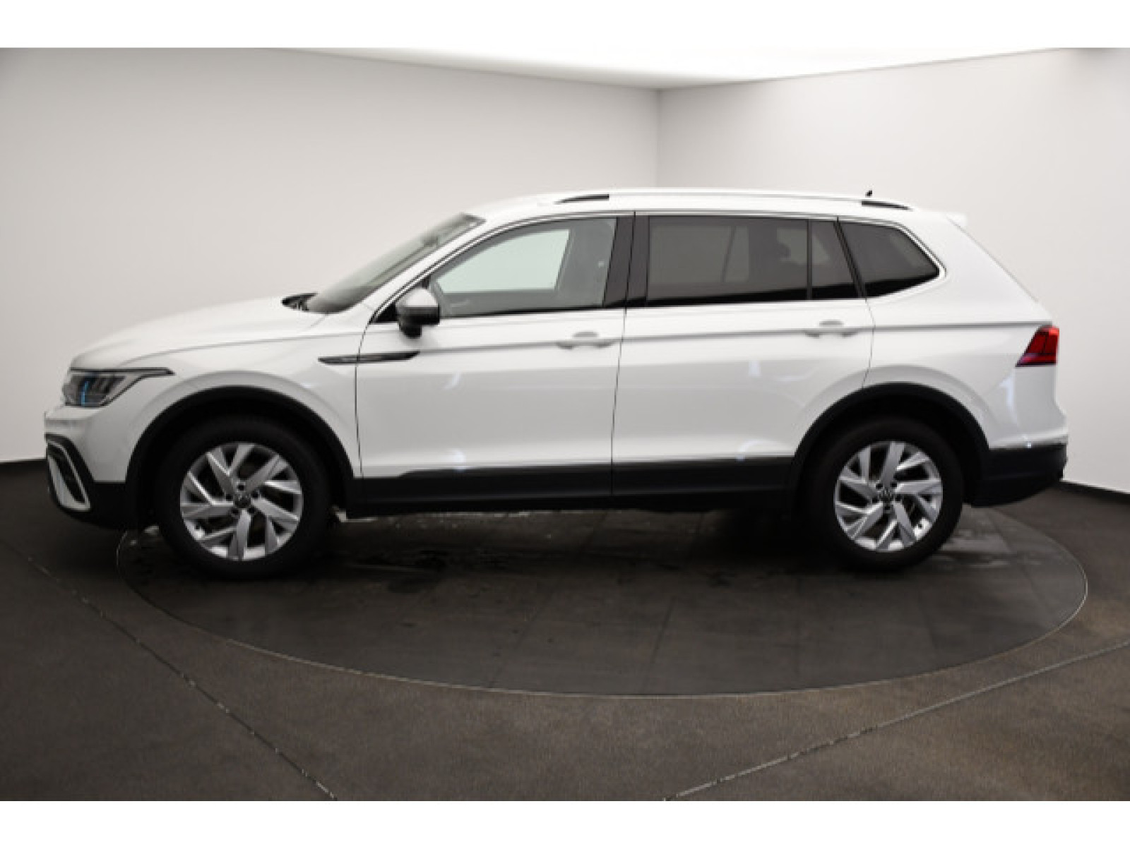 Volkswagen - Tiguan Allspace_17