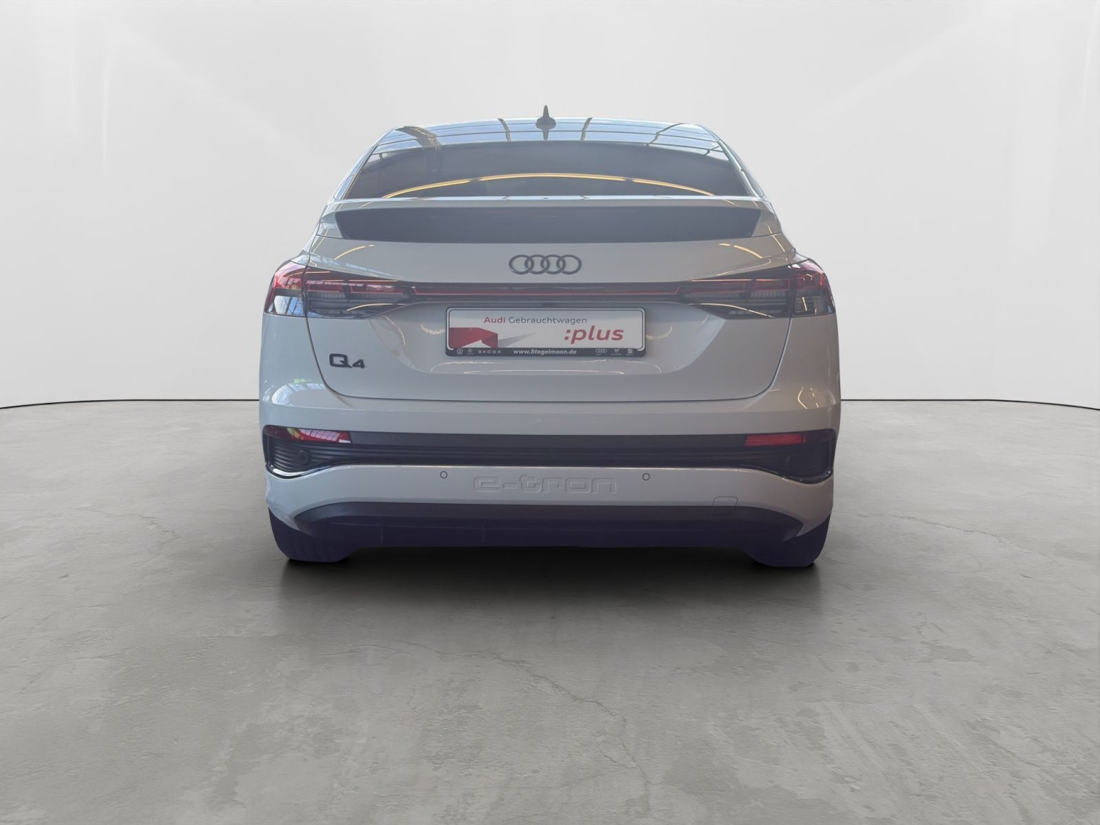 Audi - Q4 e-tron_5