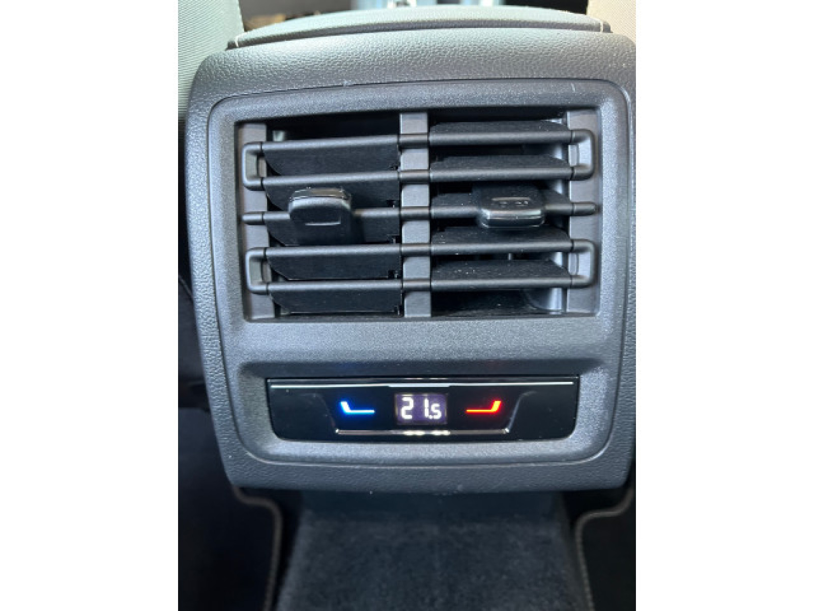 Volkswagen - Golf_18