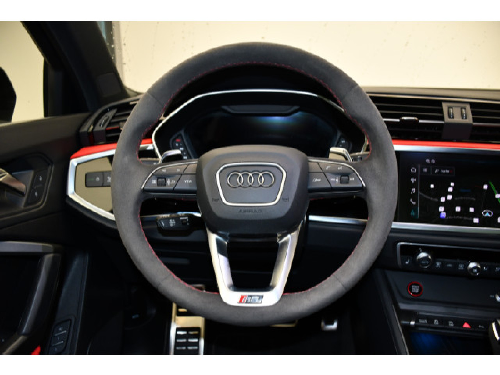 Audi - RS Q3_6
