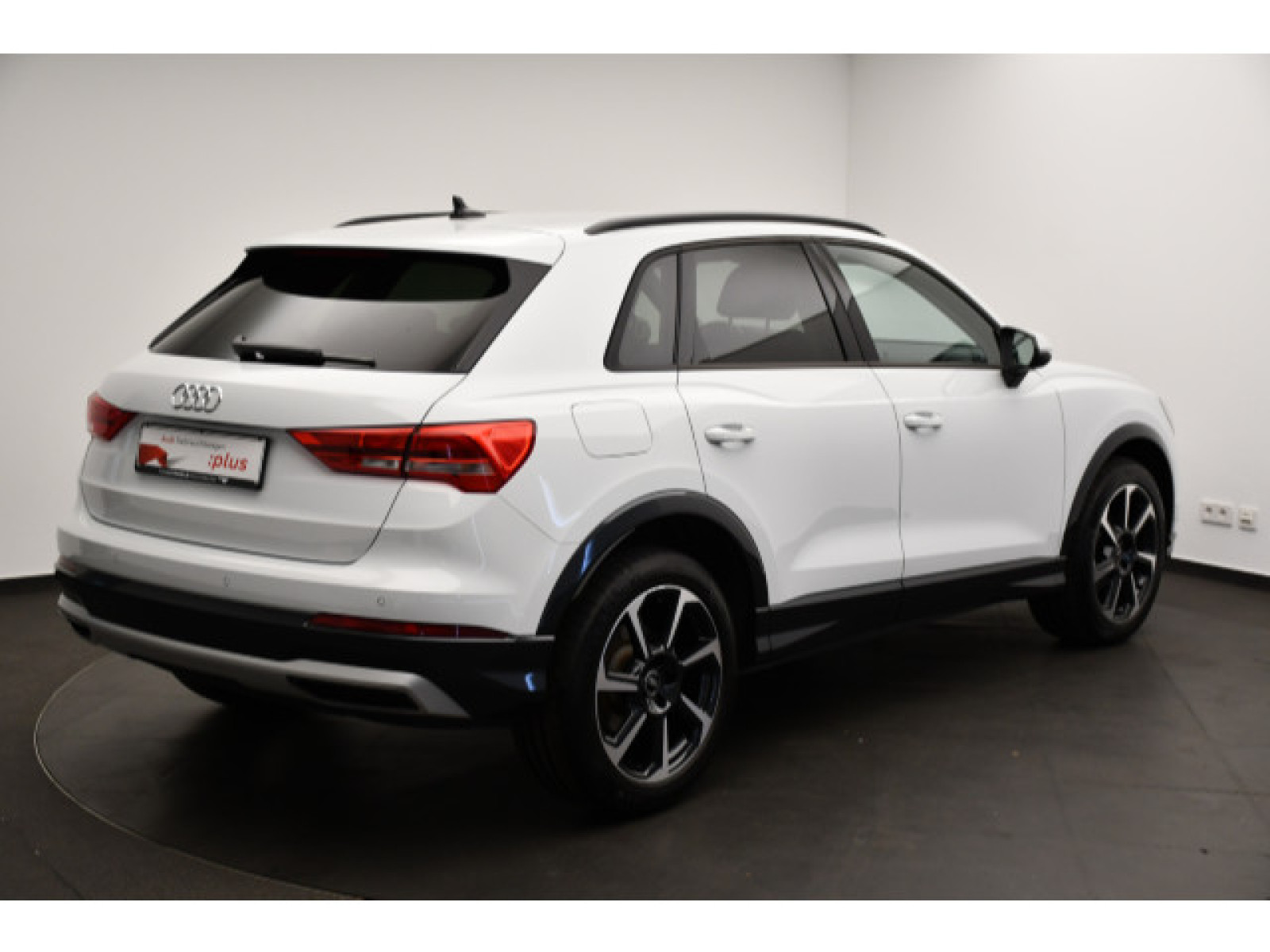 Audi - Q3_4