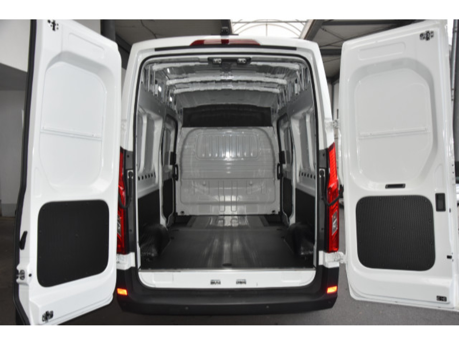 Maxus - eDELIVER 9_11