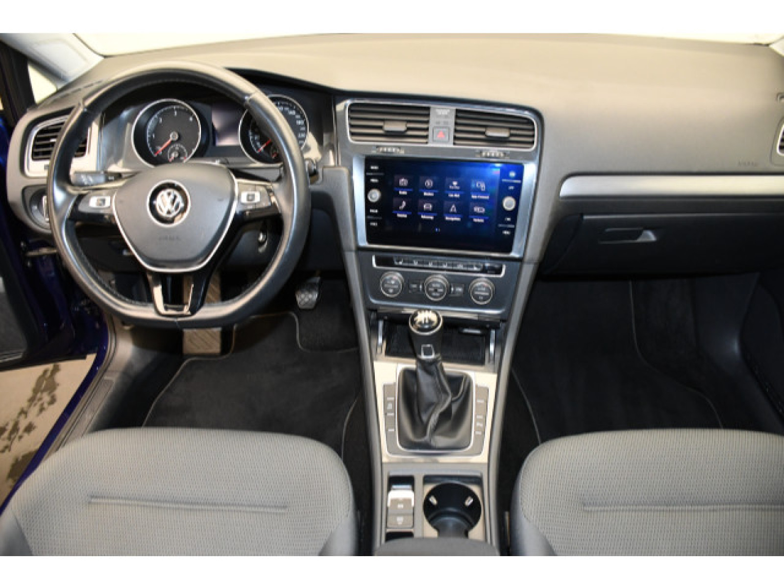 Volkswagen - Golf_4
