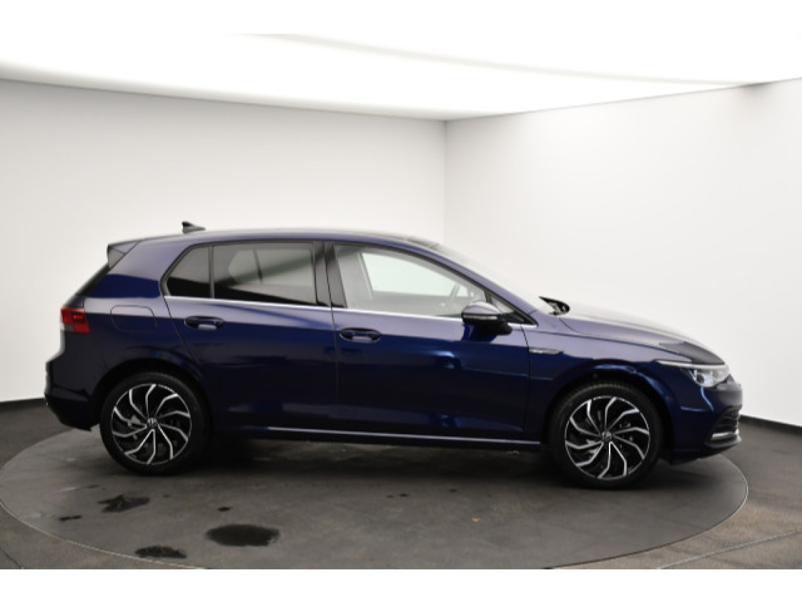 Volkswagen - Golf_13