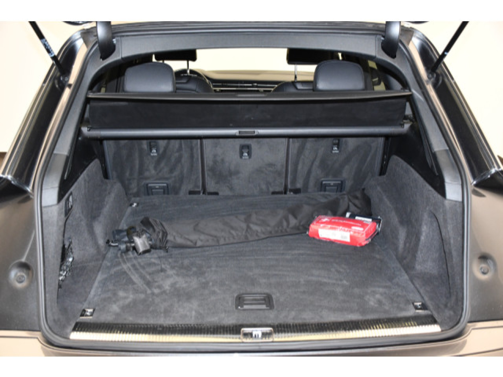 Audi - Q7_11