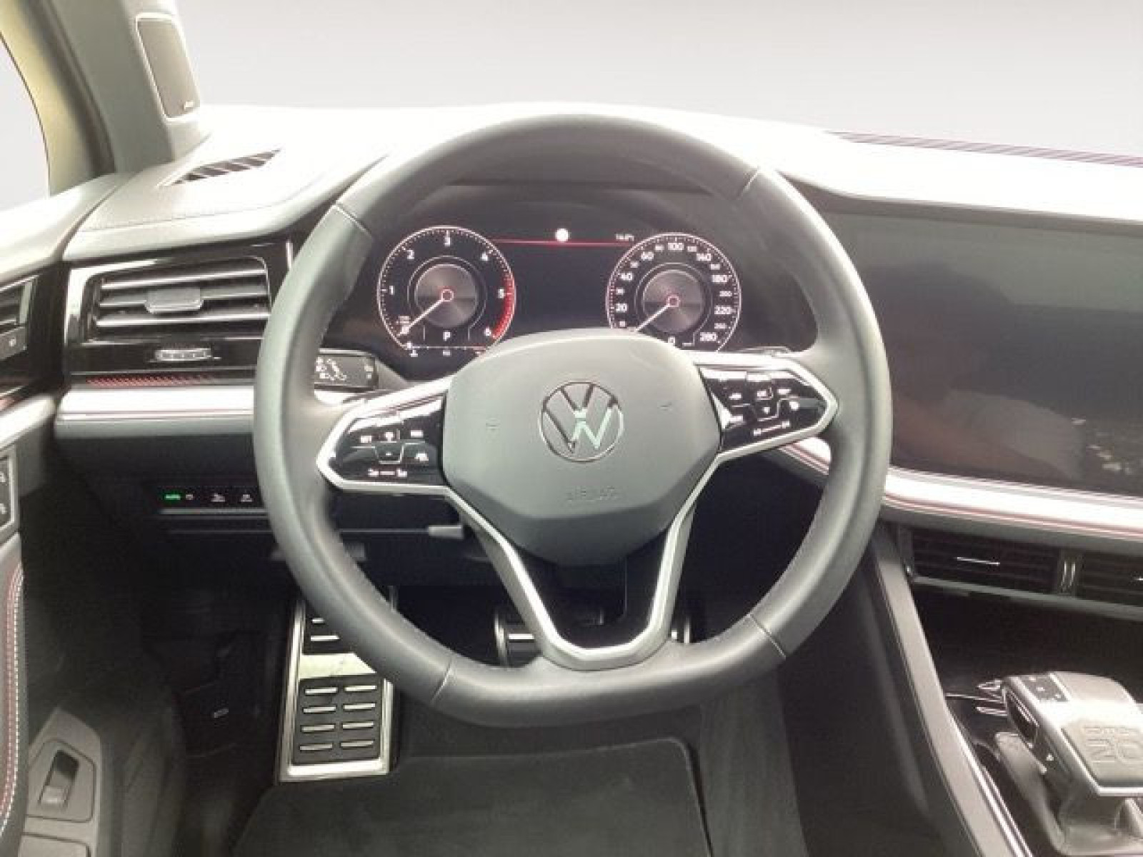 Volkswagen - Touareg_8