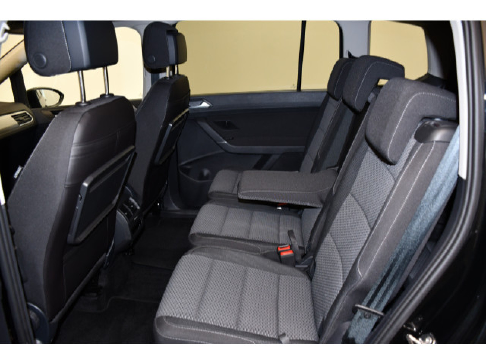 Volkswagen - Touran_9