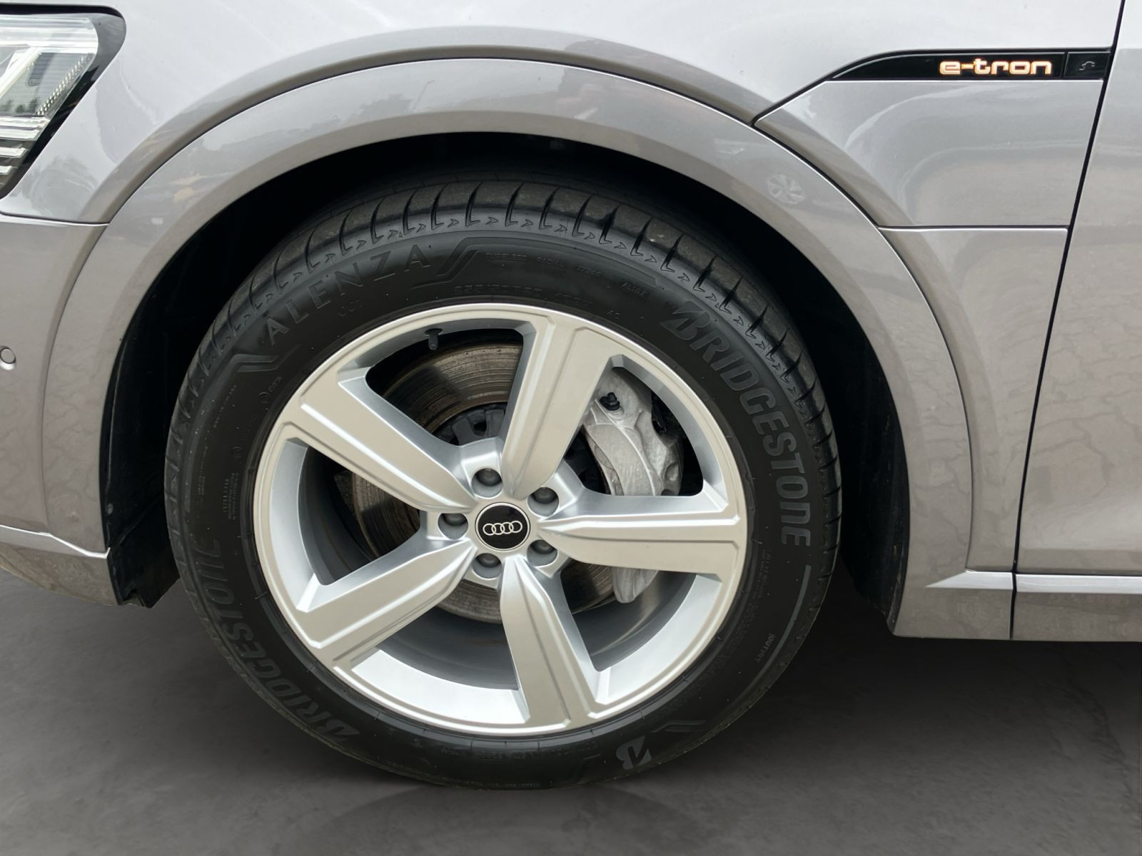 Audi - e-tron_19