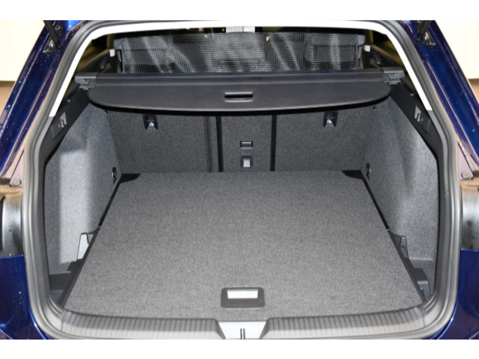 Volkswagen - Golf_11
