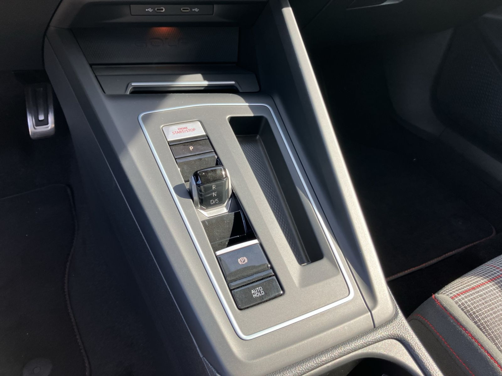 Volkswagen - Golf GTI_13