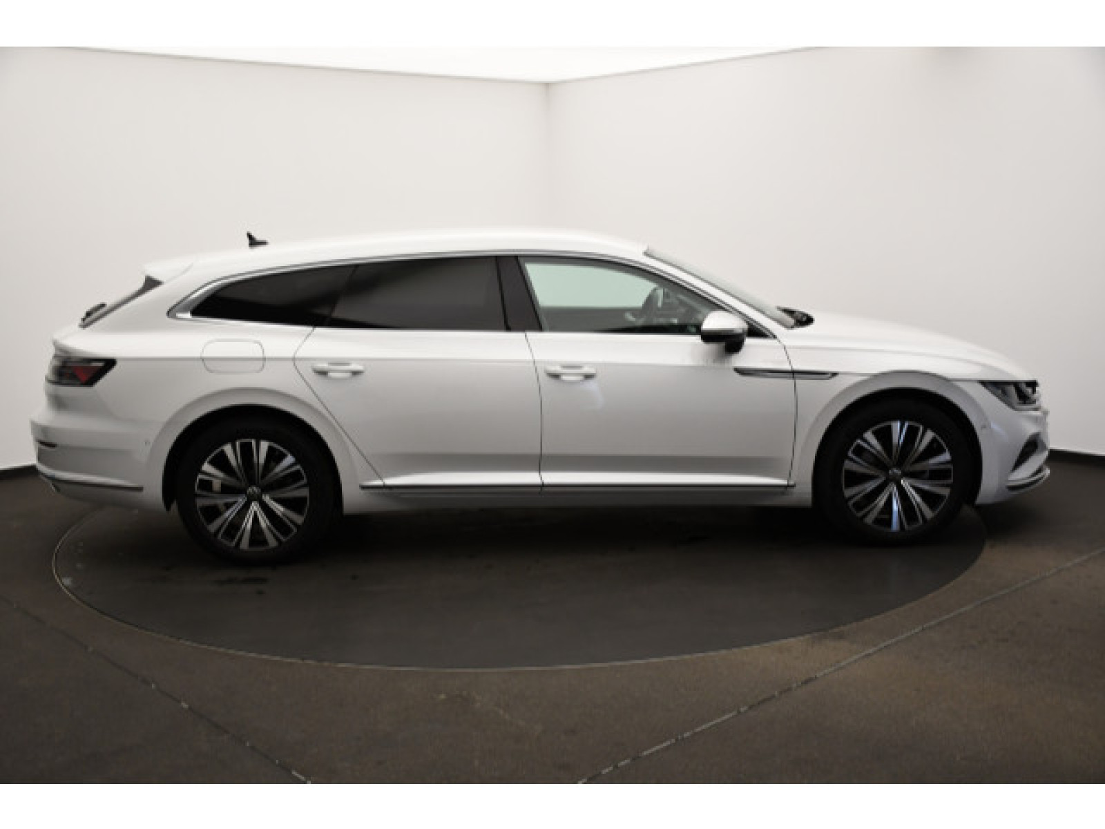 Volkswagen - Arteon Shooting Brake_18