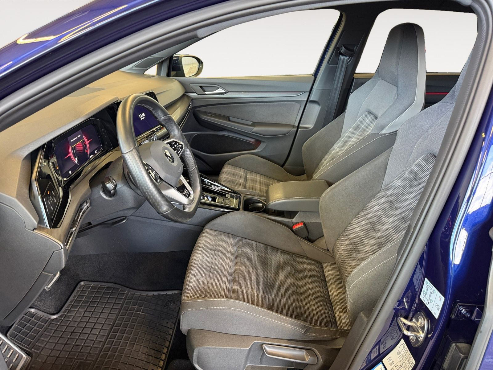 Volkswagen - Golf_12