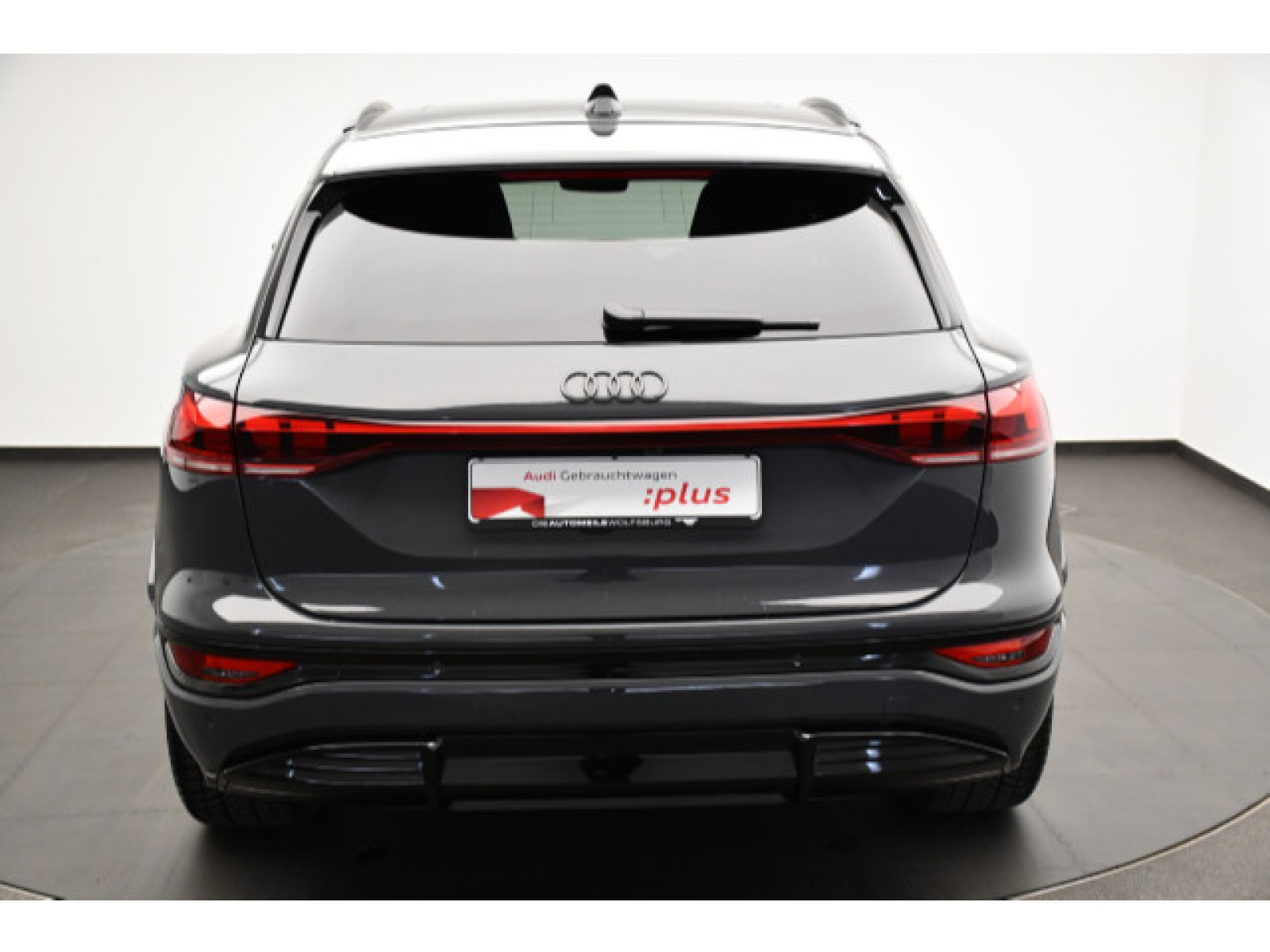 Audi - Q6 e-tron_17