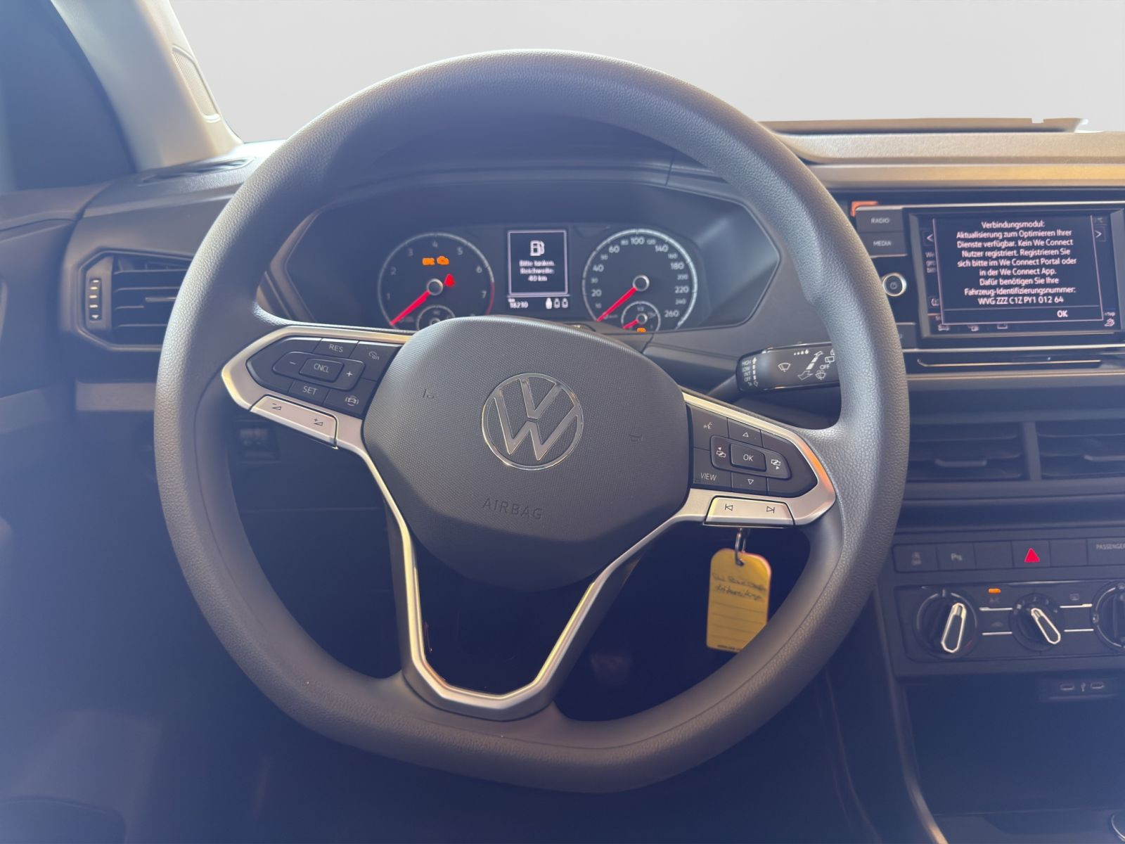 Volkswagen - T-Cross_11