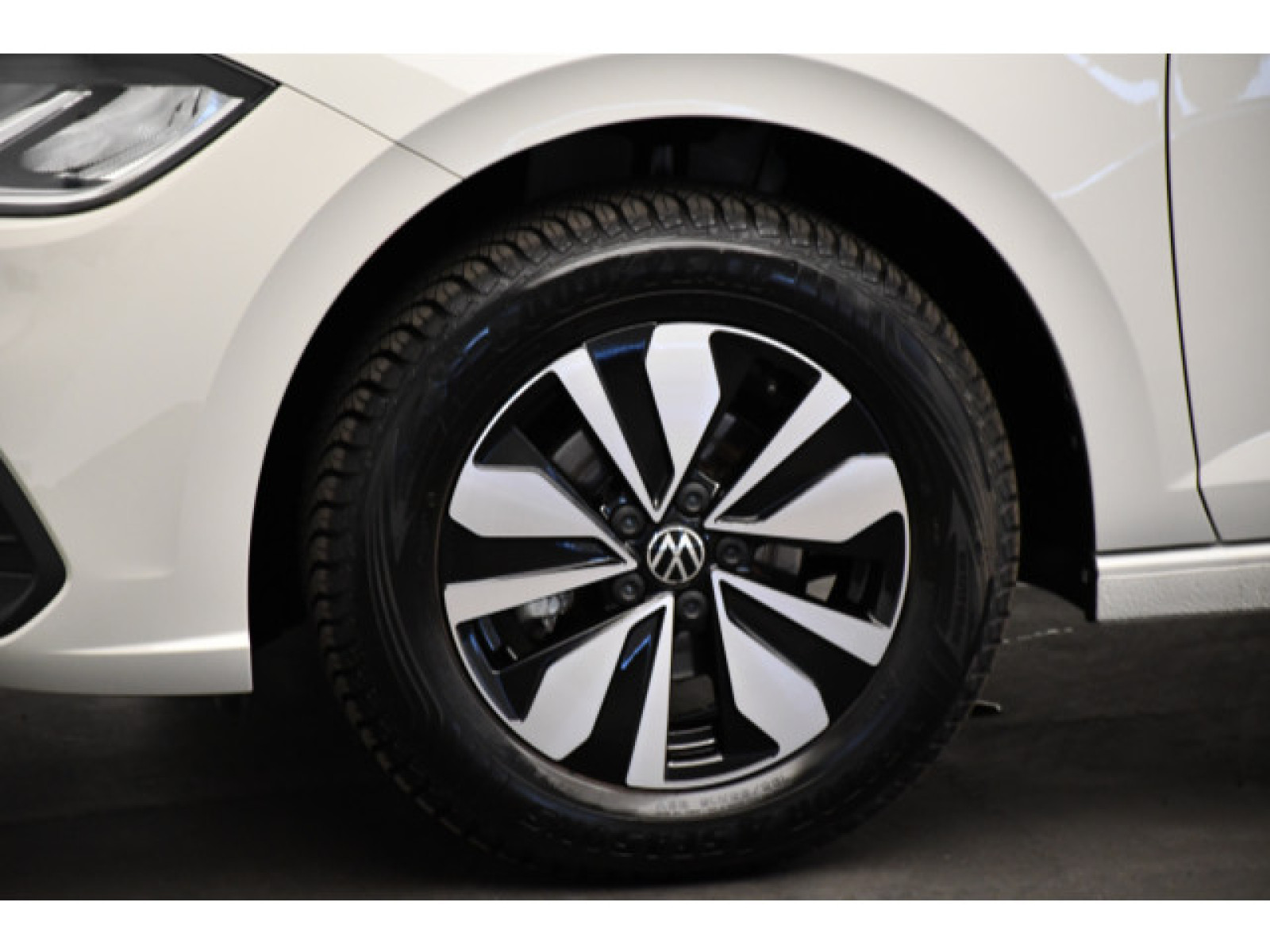 Volkswagen - Polo_11