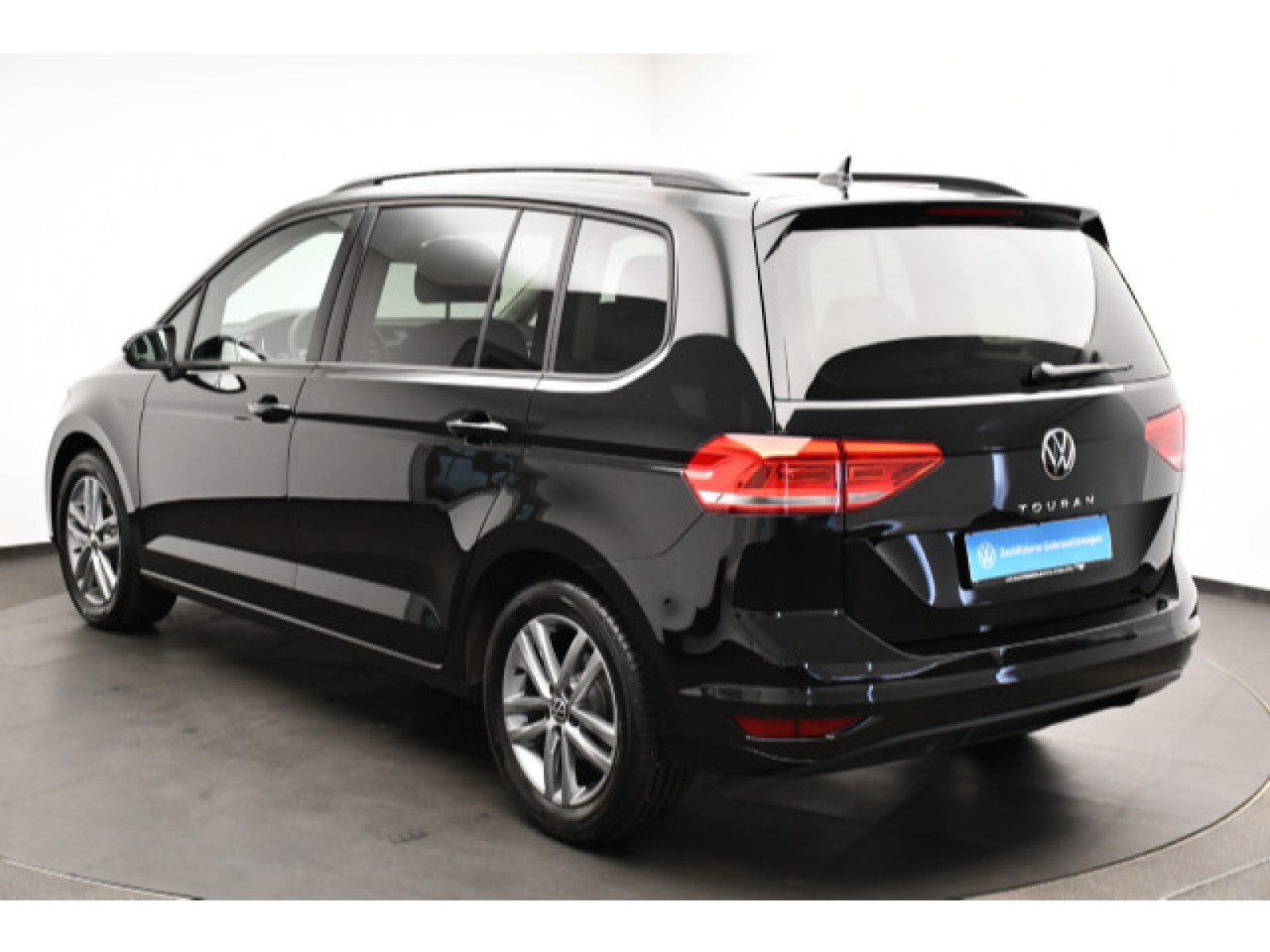 Volkswagen - Touran_16