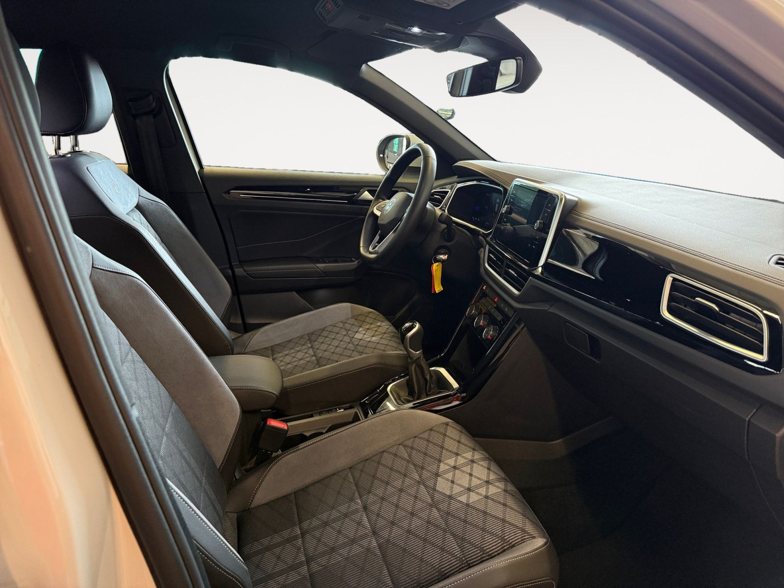Volkswagen - T-Roc_16