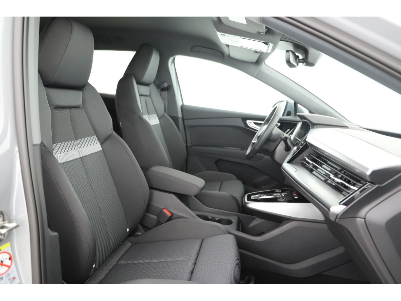 Audi - Q4 e-tron_8