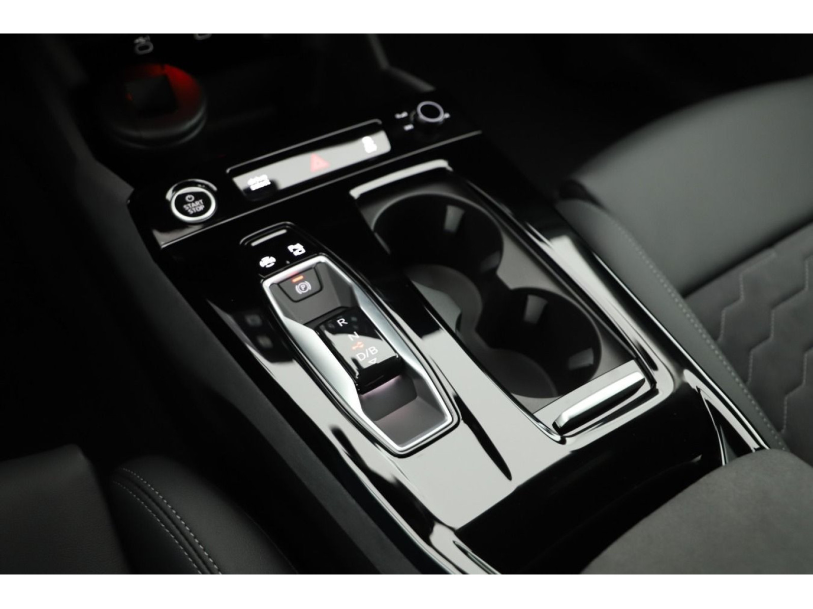 Audi - A6 Avant e-tron_16