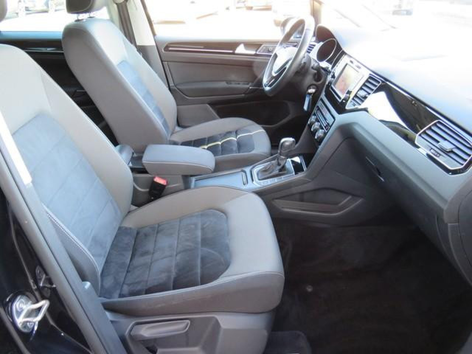 Volkswagen - Golf Sportsvan_19