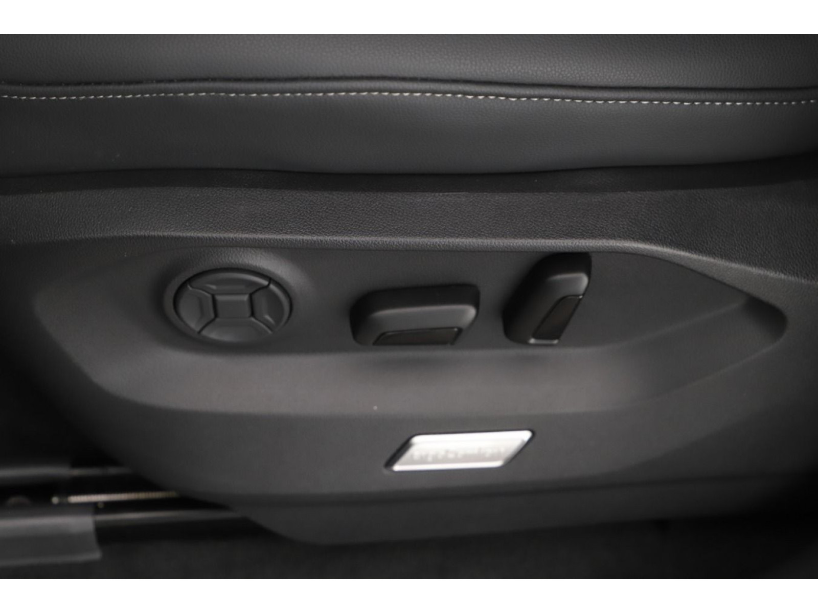 Volkswagen - Touareg_8