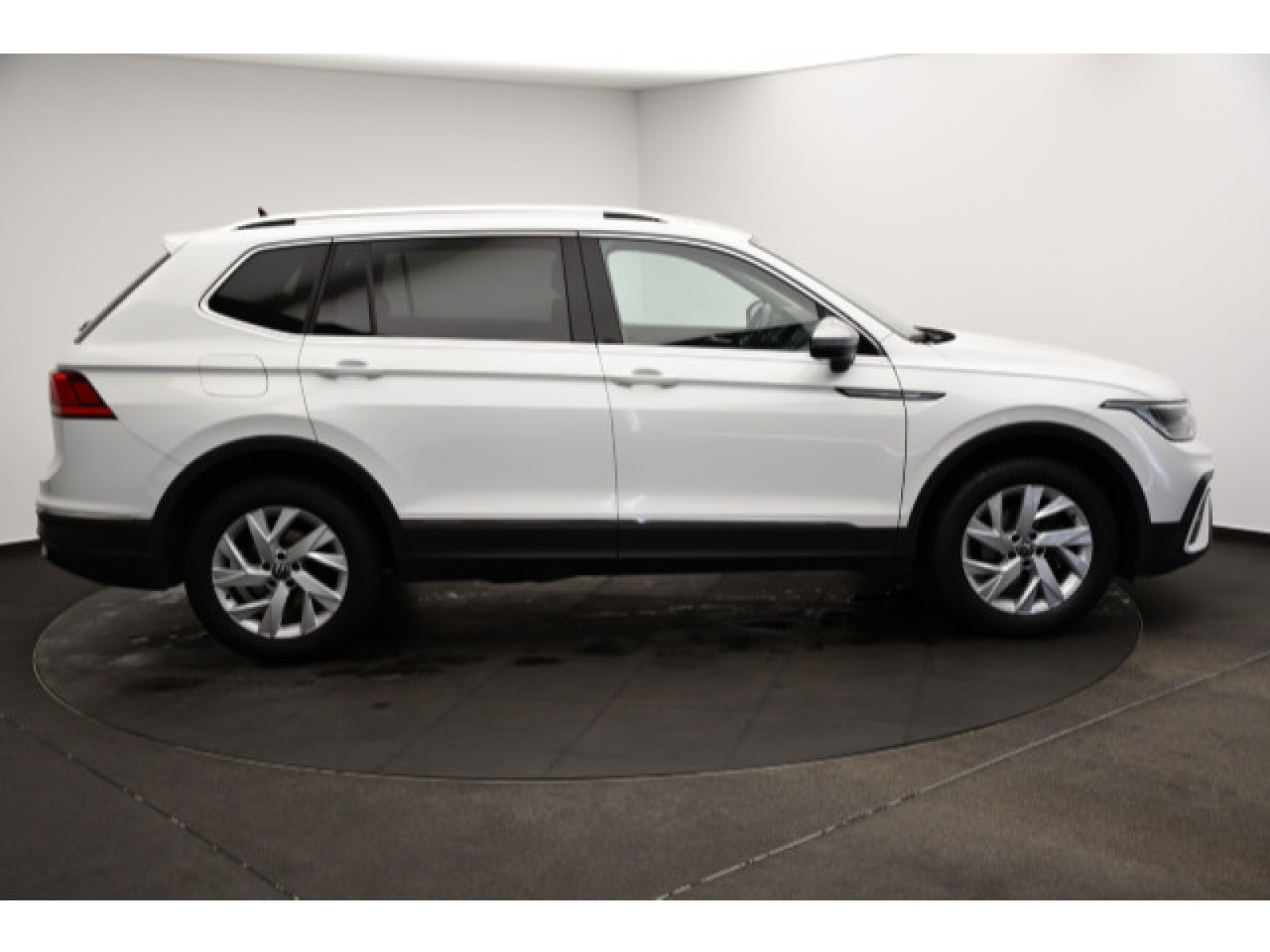 Volkswagen - Tiguan Allspace_18