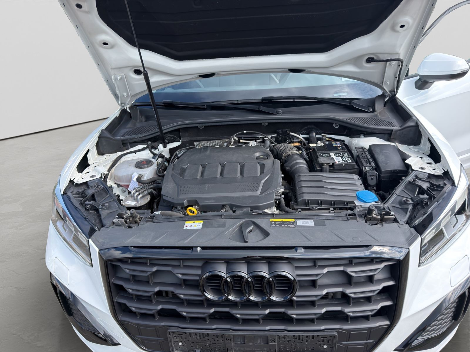 Audi - Q2_20