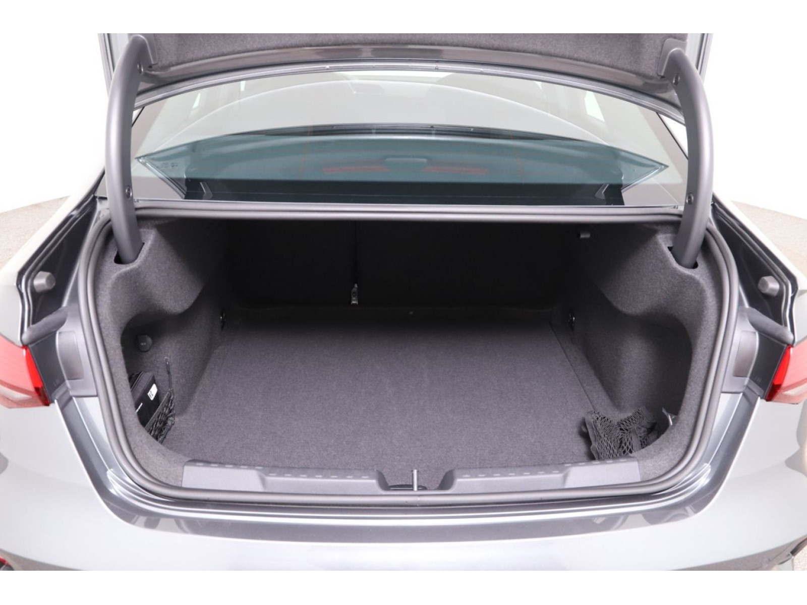 Audi - A3 Limousine_16