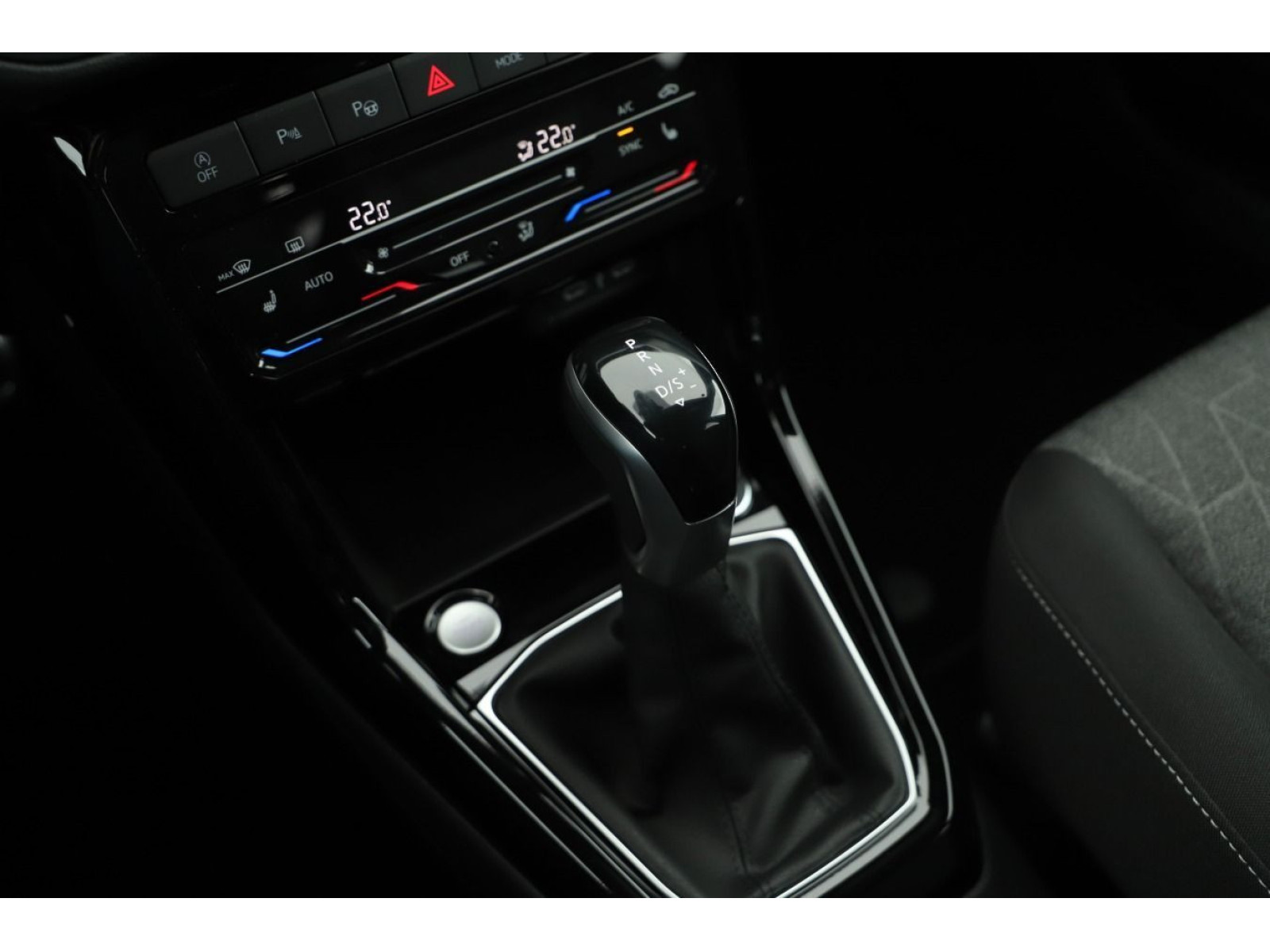 Volkswagen - T-Cross_12