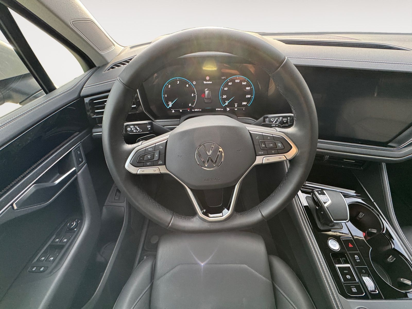 Volkswagen - Touareg_13