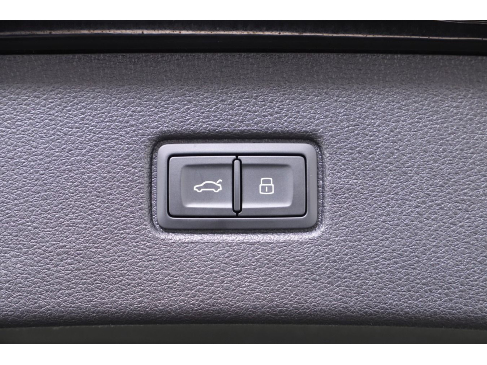 Audi - Q7_17
