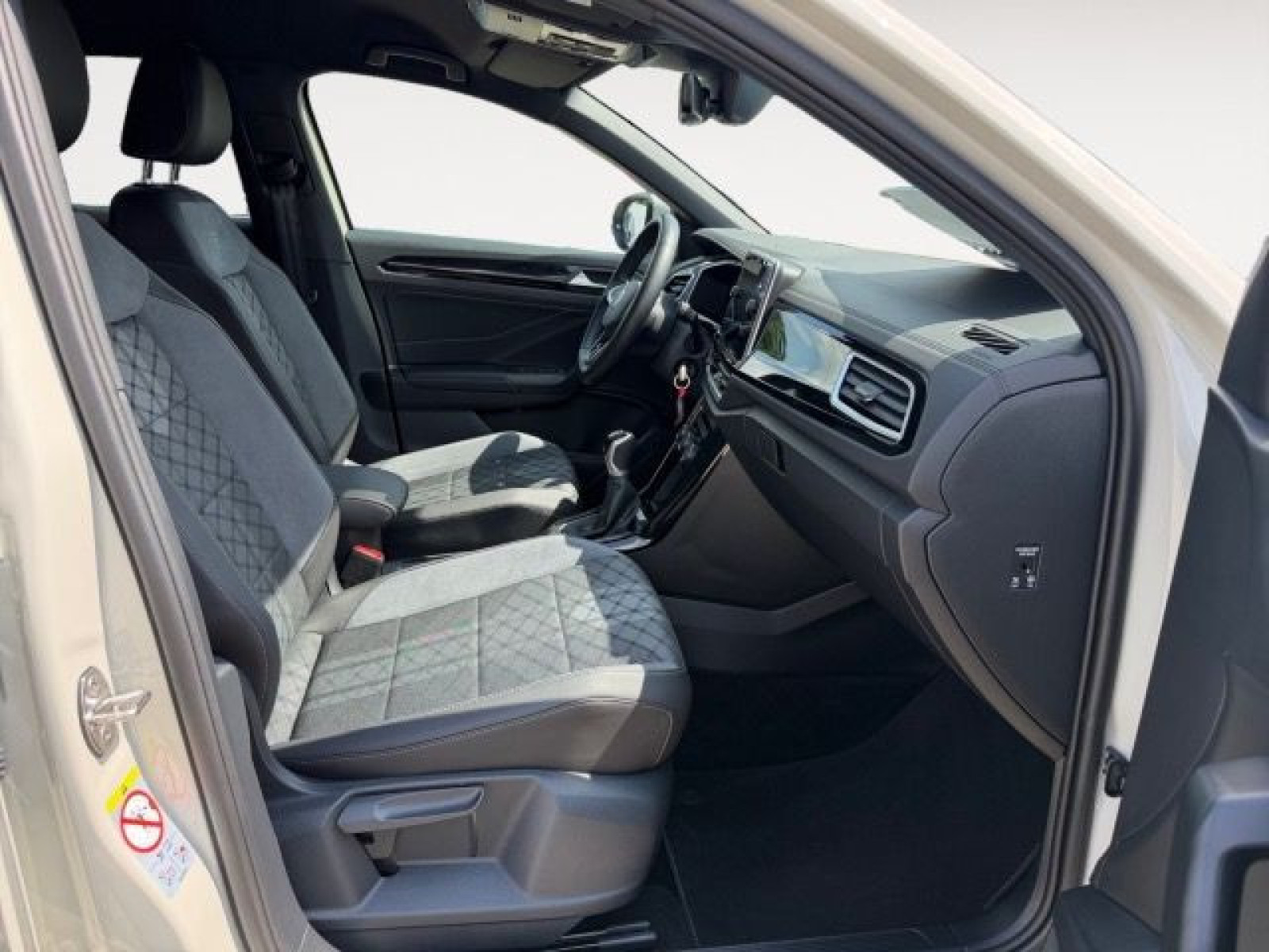 Volkswagen - T-Roc_15