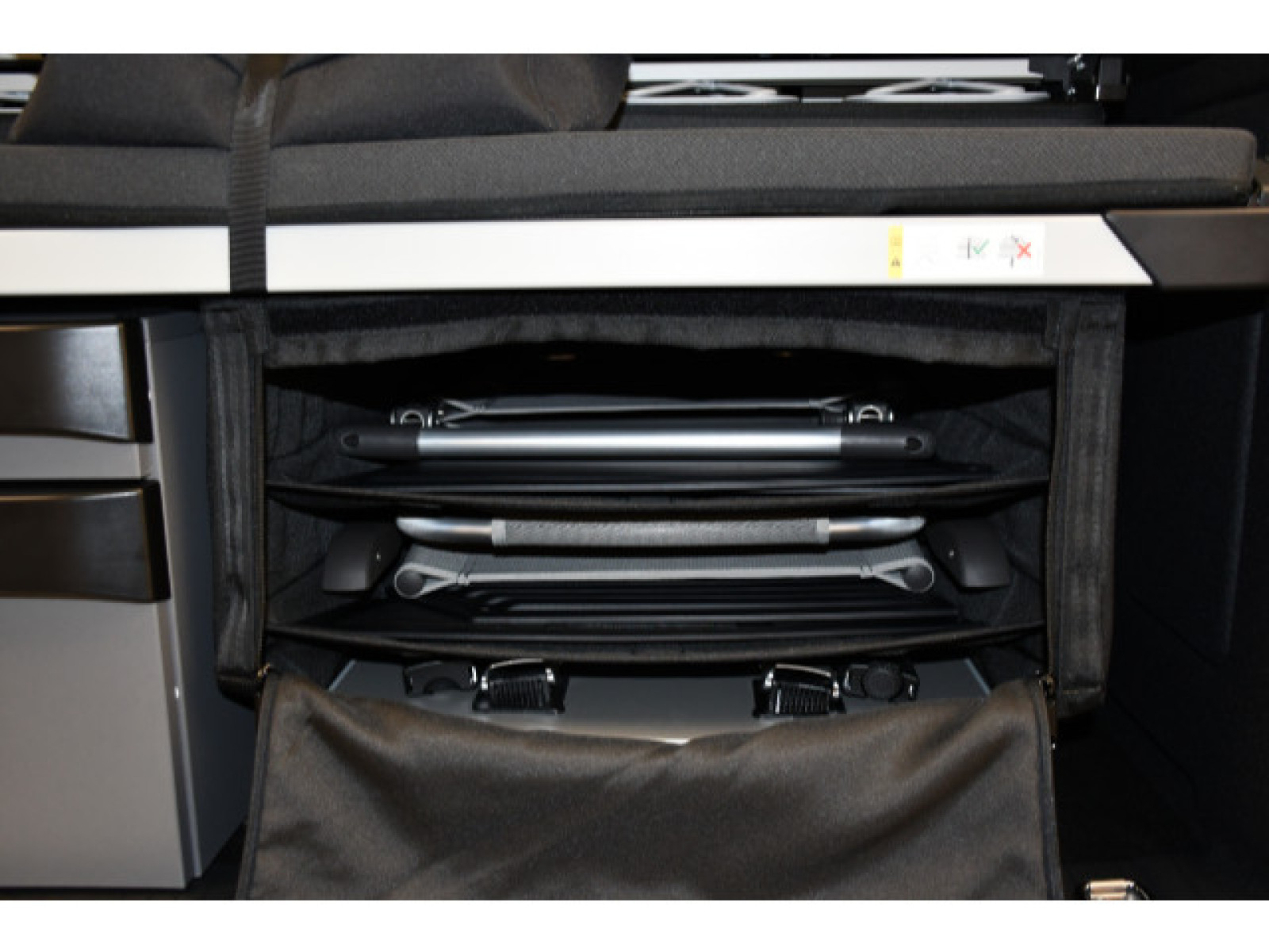 Volkswagen - Caddy California_16