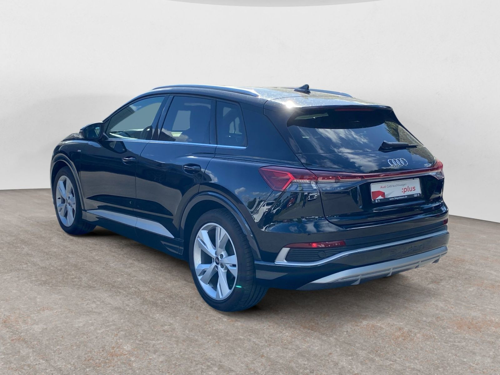 Audi - Q4 e-tron_4