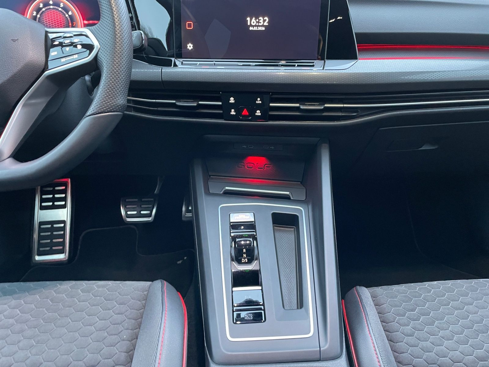 Volkswagen - Golf GTI_11