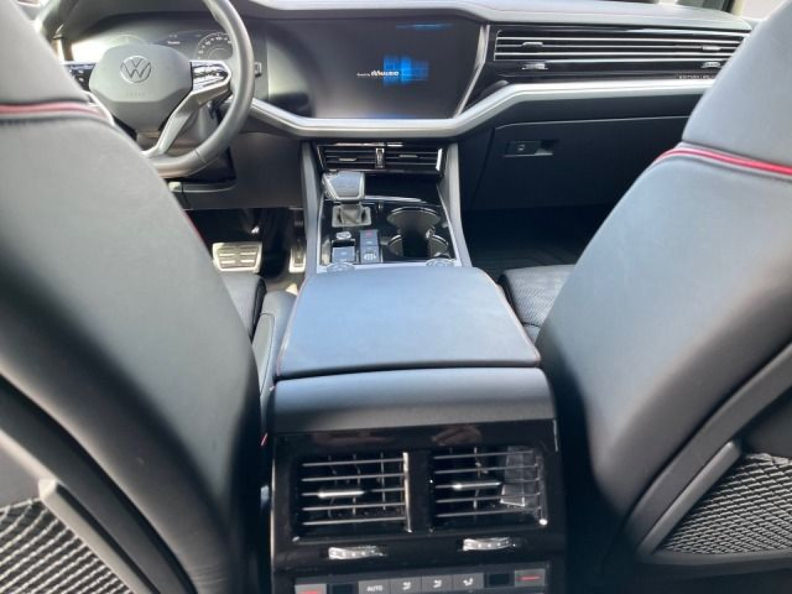 Volkswagen - Touareg_11