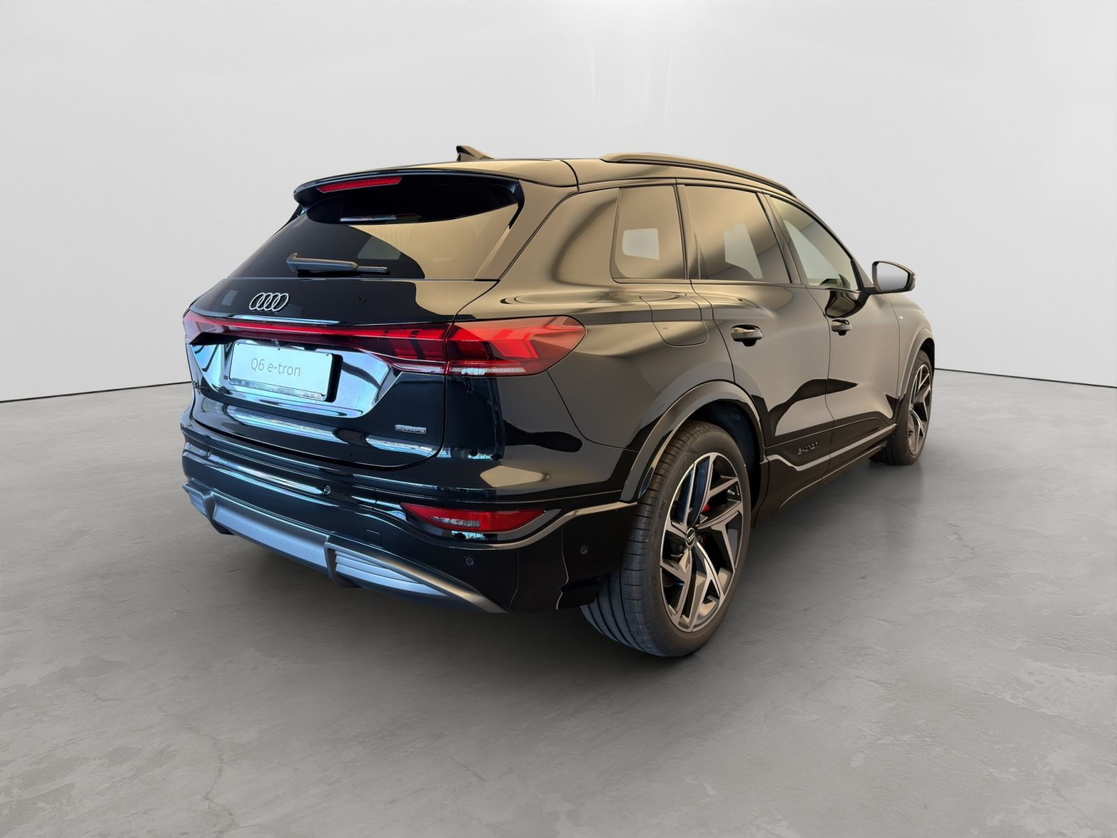 Audi - Q6 e-tron_5