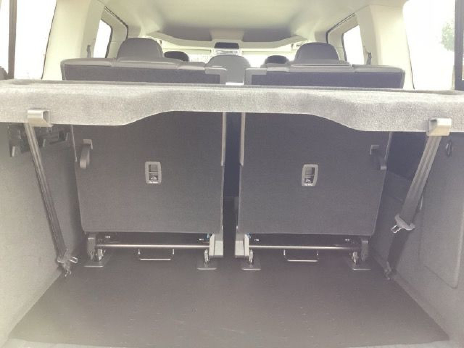 Volkswagen - Caddy Maxi_13