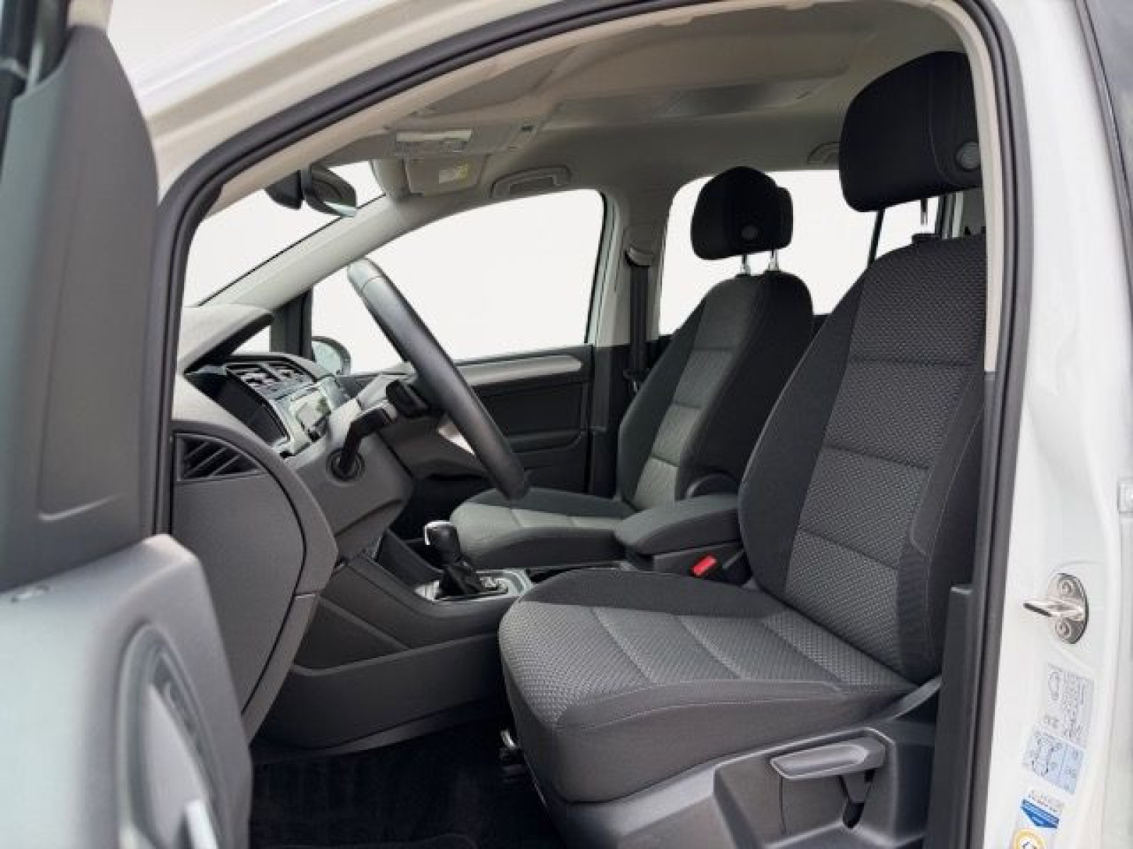 Volkswagen - Touran_9