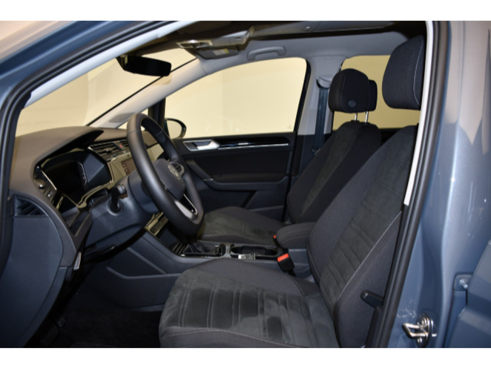 Volkswagen - Touran_3