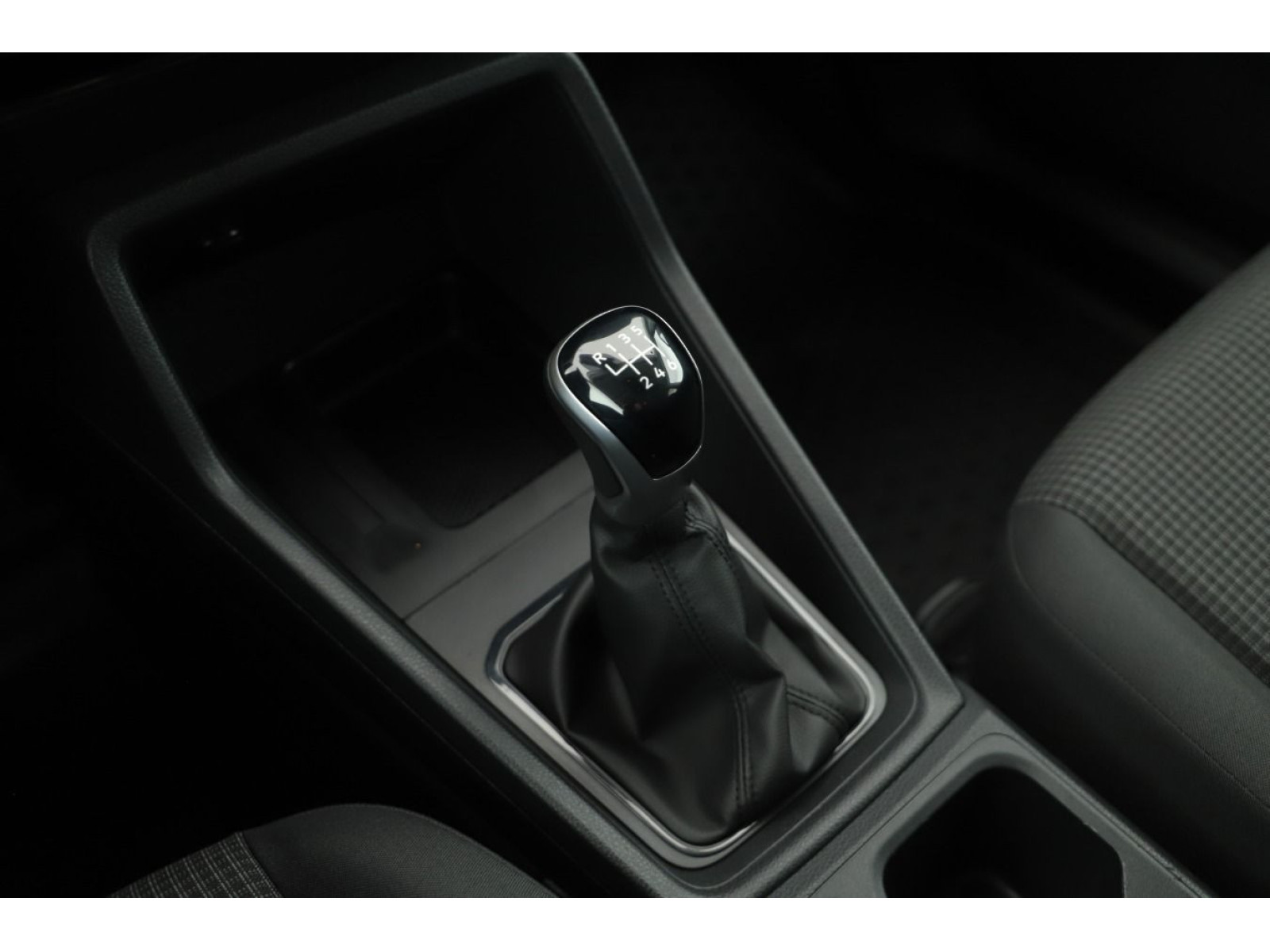 Volkswagen - Caddy Maxi_12